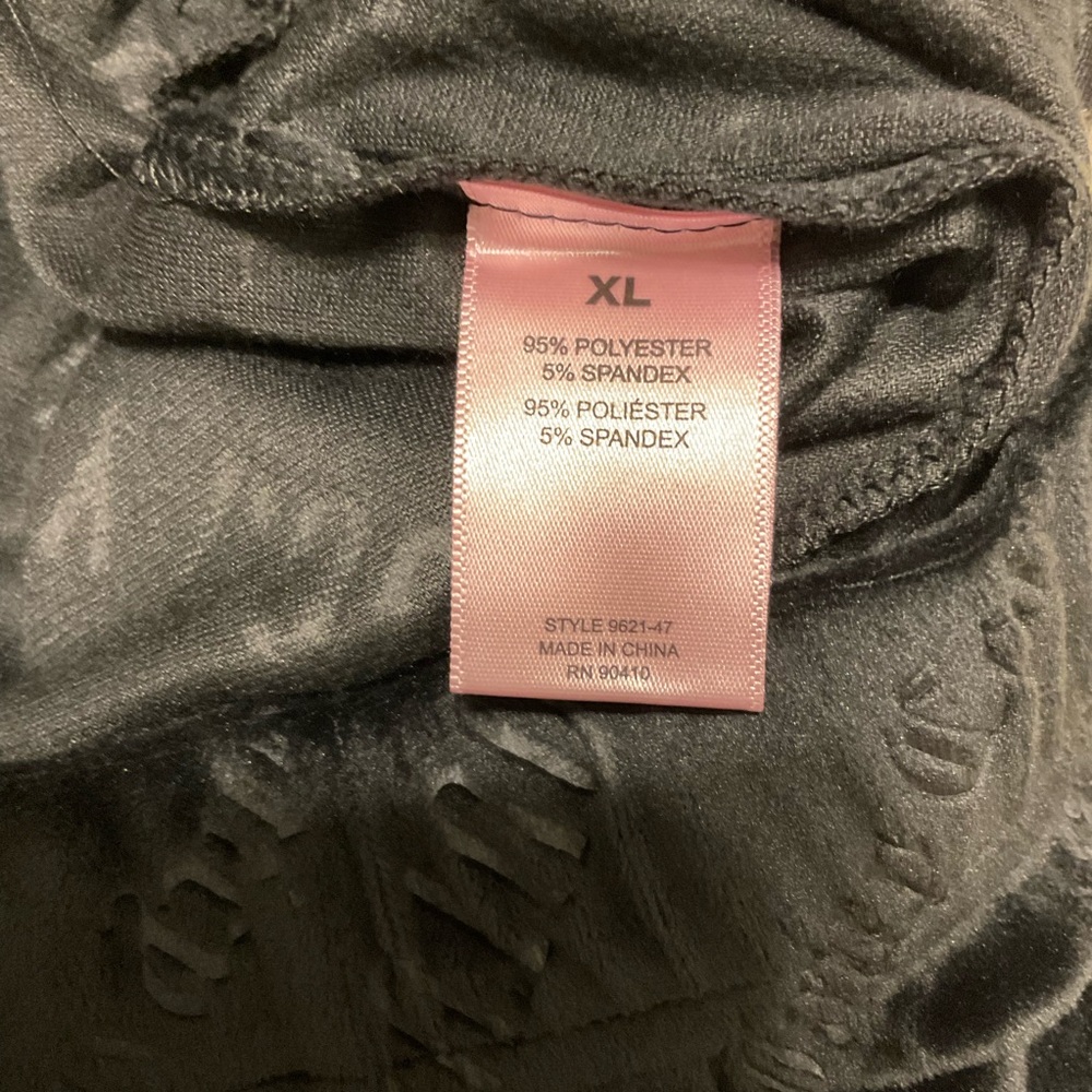Juicy Couture Black Velour Lounge Shorts w/ Tonal Monogram Logo Print, size XL - Picture 5 of 6